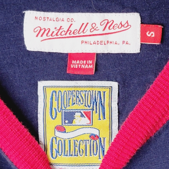 Boston Red Sox Baseball Shirt. - Picture 7 of 7